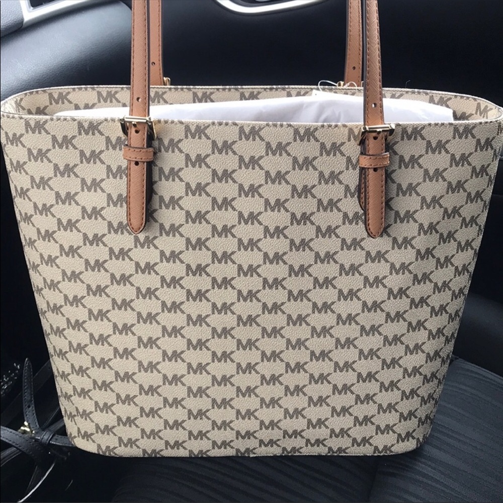 Michael Kors Bag - Picture 5 of 6